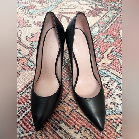 Ted Baker
Women's Carliie Leather 100mm Court Pumps Sz38 (7.5) - Picture 3 of 10